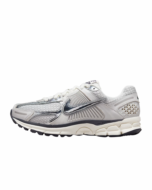 NIKE VOMERO 5