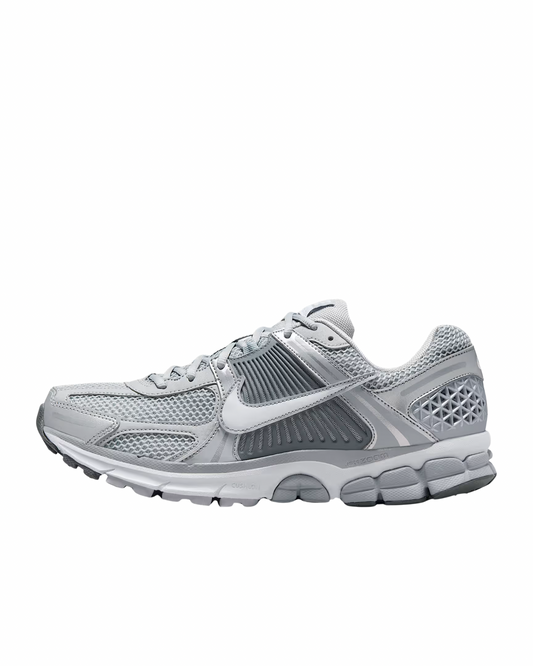 NIKE VOMERO 5